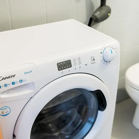 Lakeside Nature Escape By Bookinghost アパート