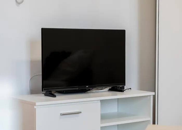 Lakeside Nature Escape By Bookinghost * Poznan